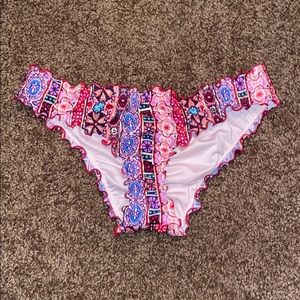 Scrunched bikini bottoms